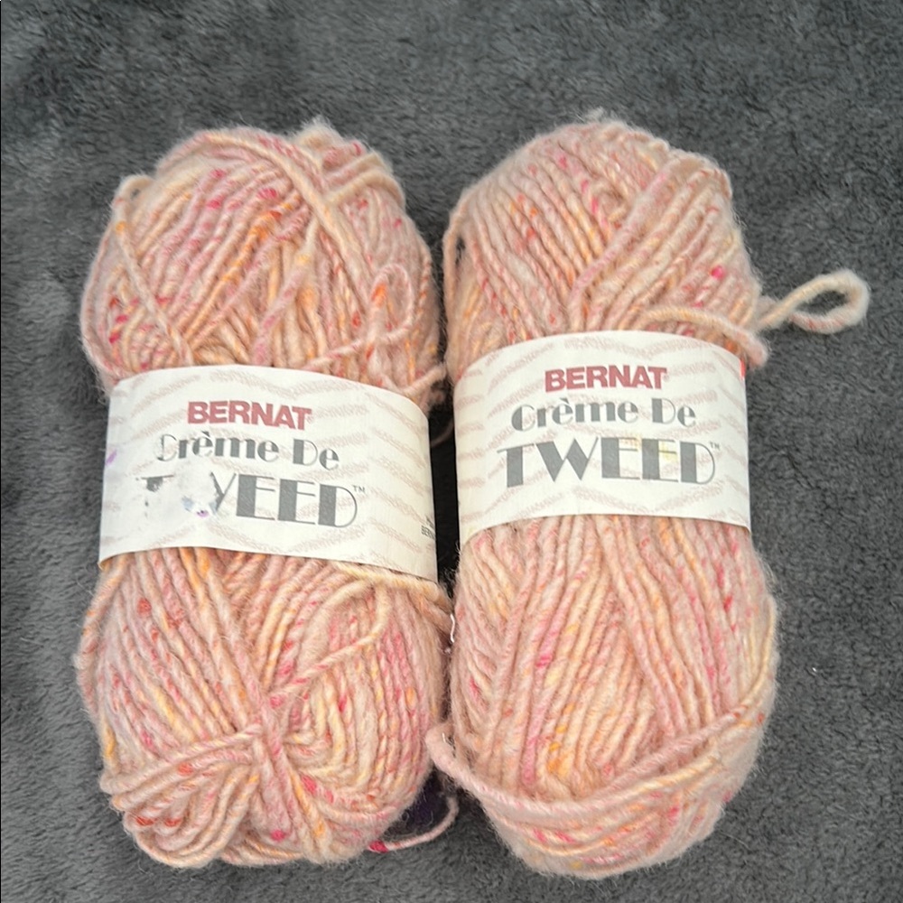 Bernat Crème De Tweed Yarn